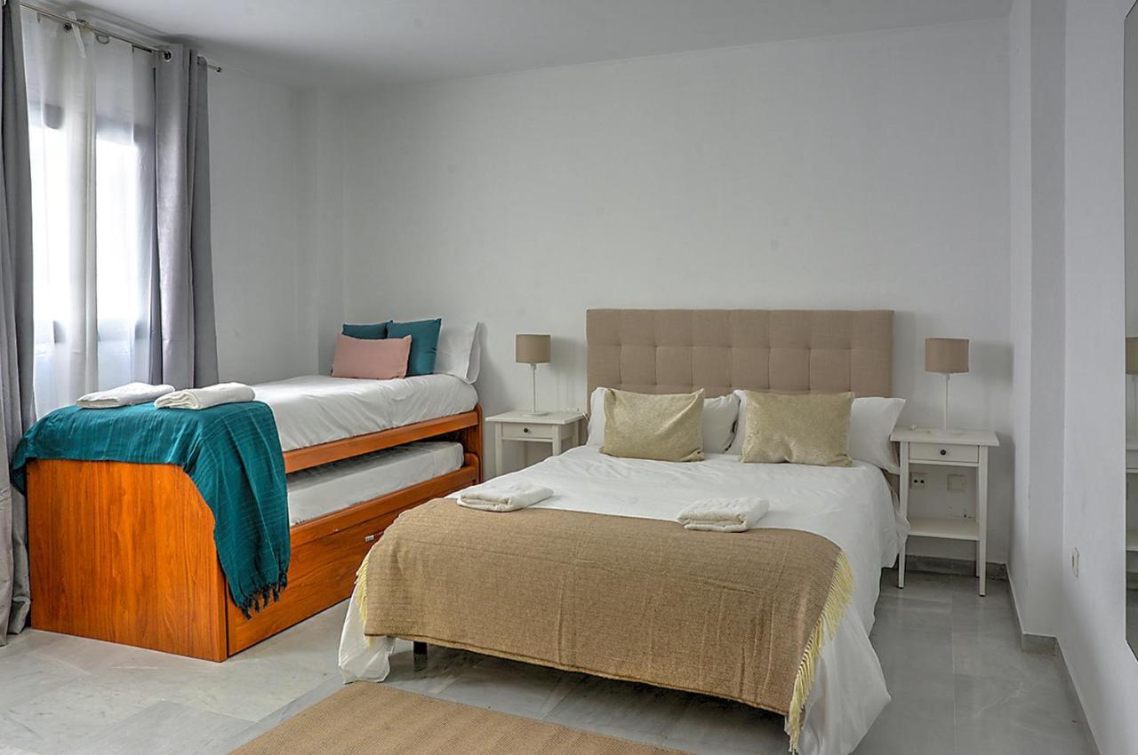 San Bernardo Family Apartment Seville Exterior photo