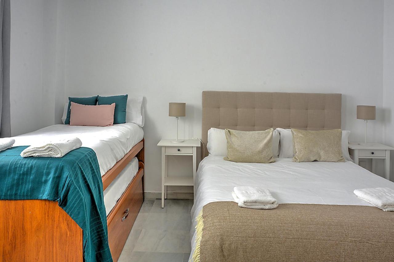 San Bernardo Family Apartment Seville Exterior photo