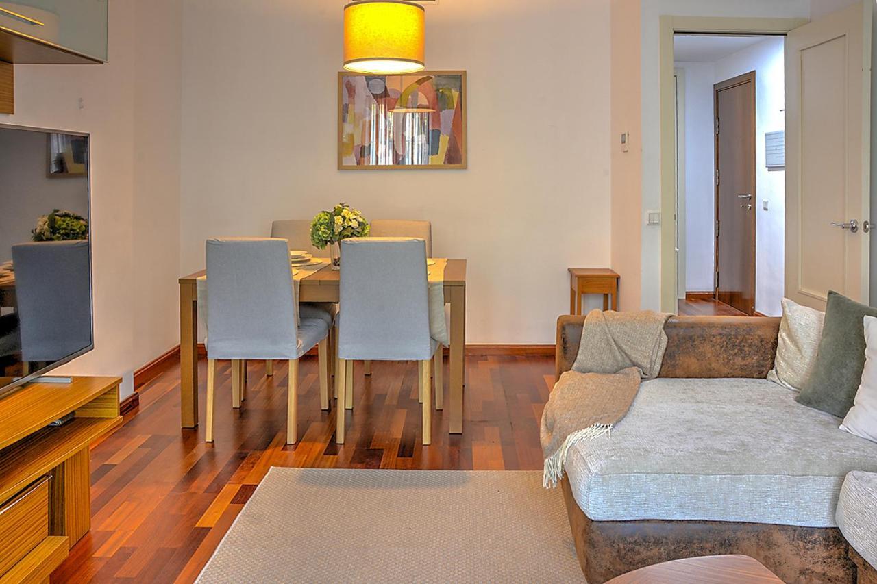 San Bernardo Family Apartment Seville Exterior photo