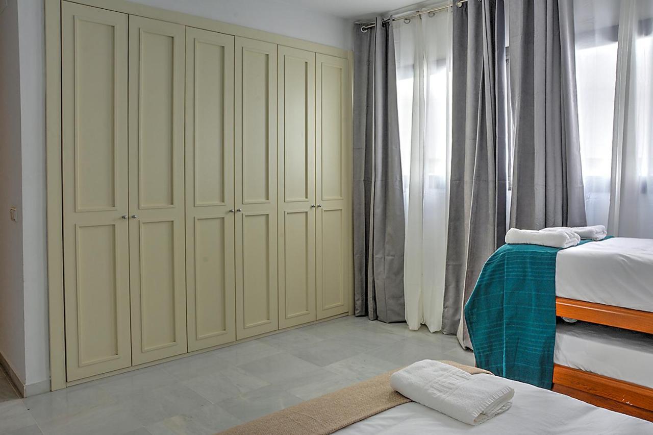 San Bernardo Family Apartment Seville Exterior photo