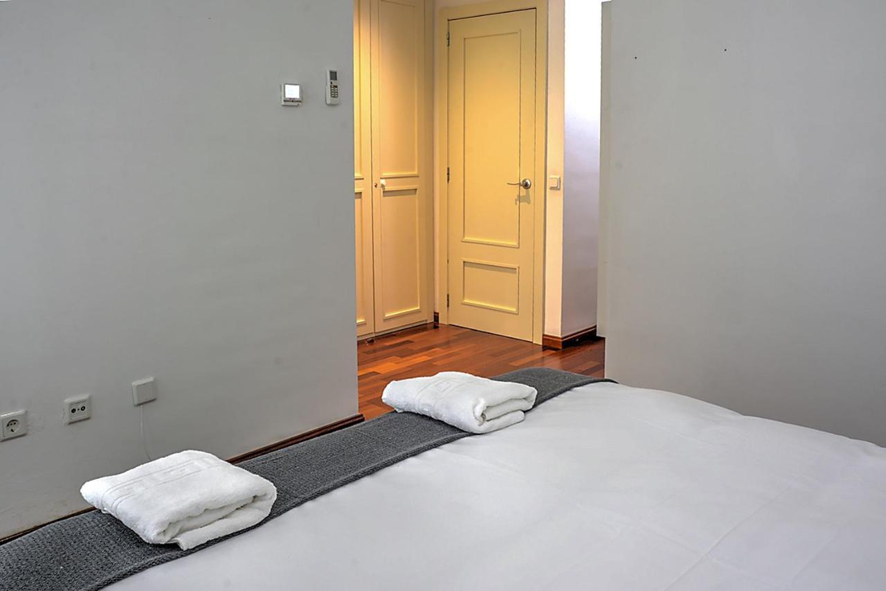 San Bernardo Family Apartment Seville Exterior photo
